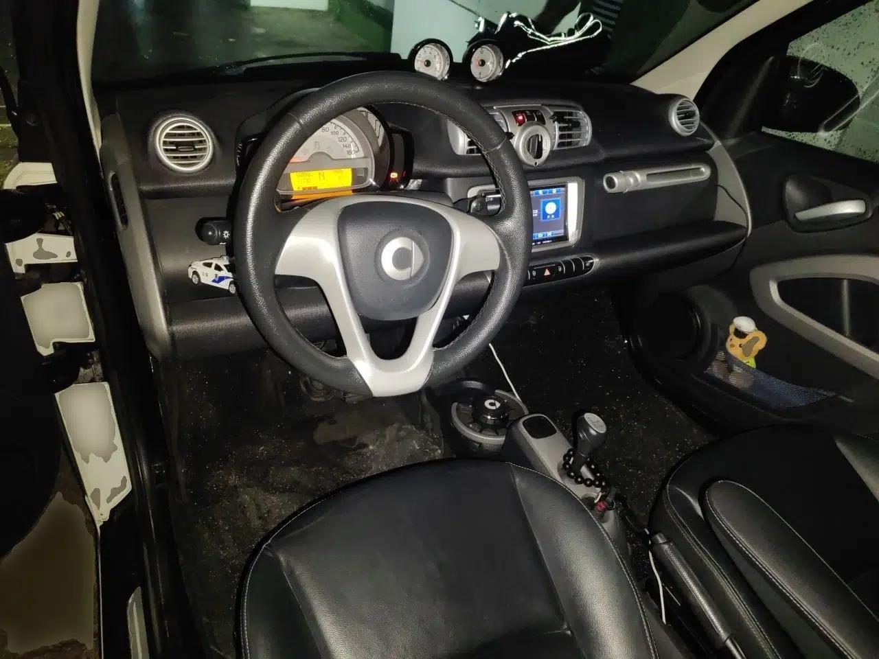 smart fortwo 2013 1.0T Hardtop Passion Edition — миниатюра 10