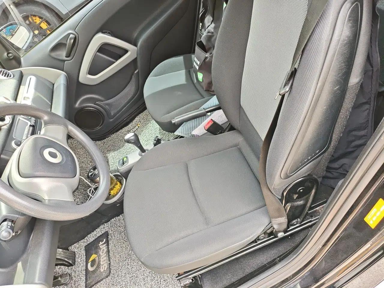 smart fortwo 2012 1.0 MHD Hardtop Standard Edition — миниатюра 16