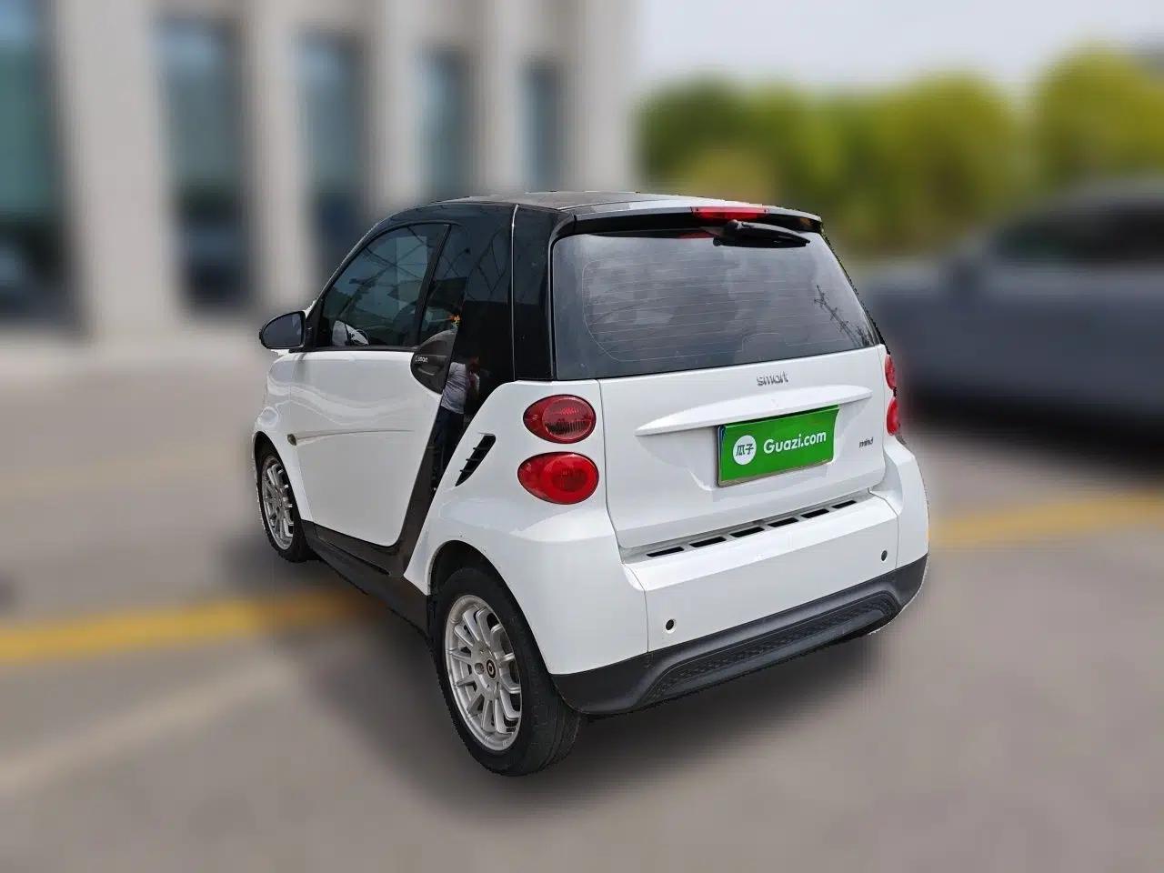 smart fortwo 2012 1.0 MHD Hardtop Standard Edition — миниатюра 4