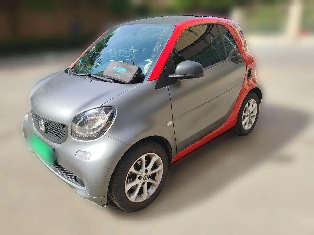 smart fortwo 2018 1.0L 52kW Hardtop Dynamic Version China V — миниатюра 1