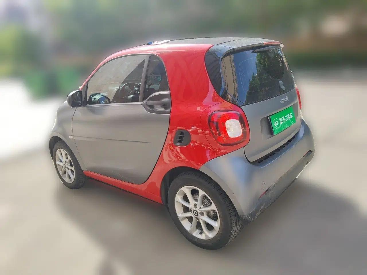 smart fortwo 2018 1.0L 52kW Hardtop Dynamic Version China V — миниатюра 4