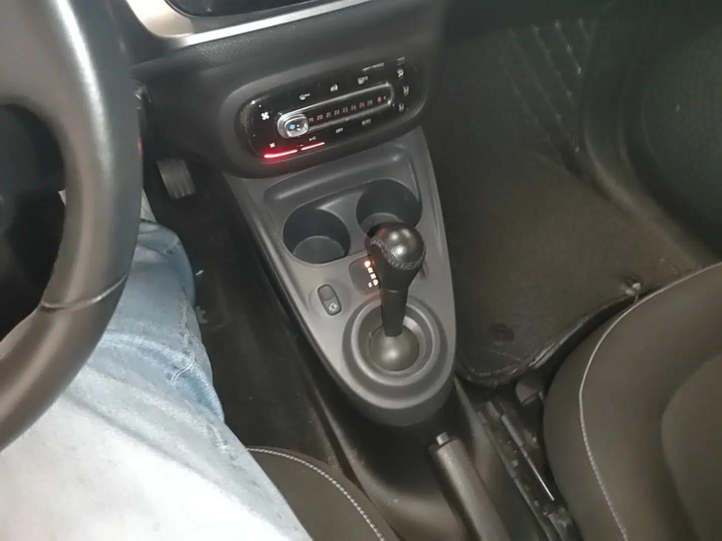 smart forfour 2016 1.0L 52 kW Passion Edition — миниатюра 17