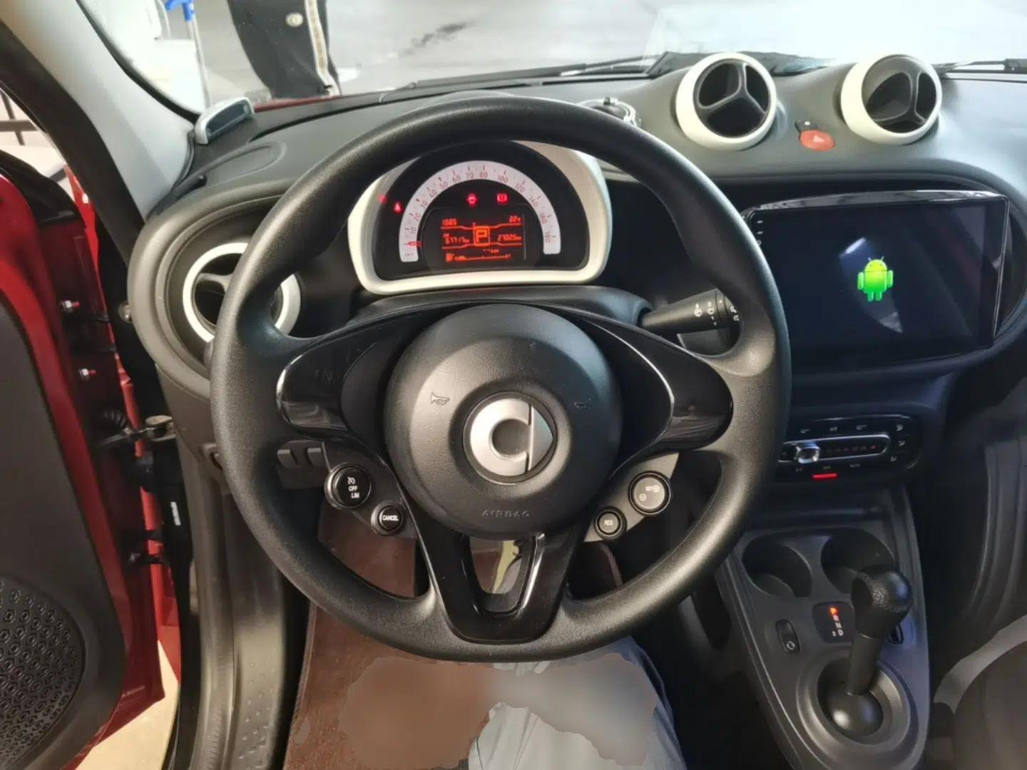 smart forfour 2016 1.0L 52 kW Dynamic Edition — миниатюра 14