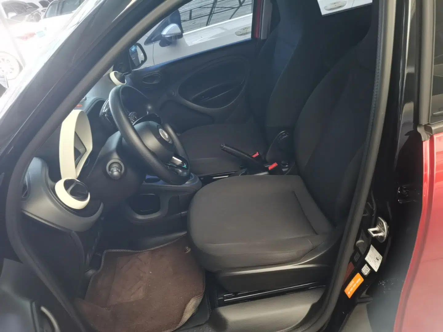smart forfour 2016 1.0L 52 kW Dynamic Edition — миниатюра 18