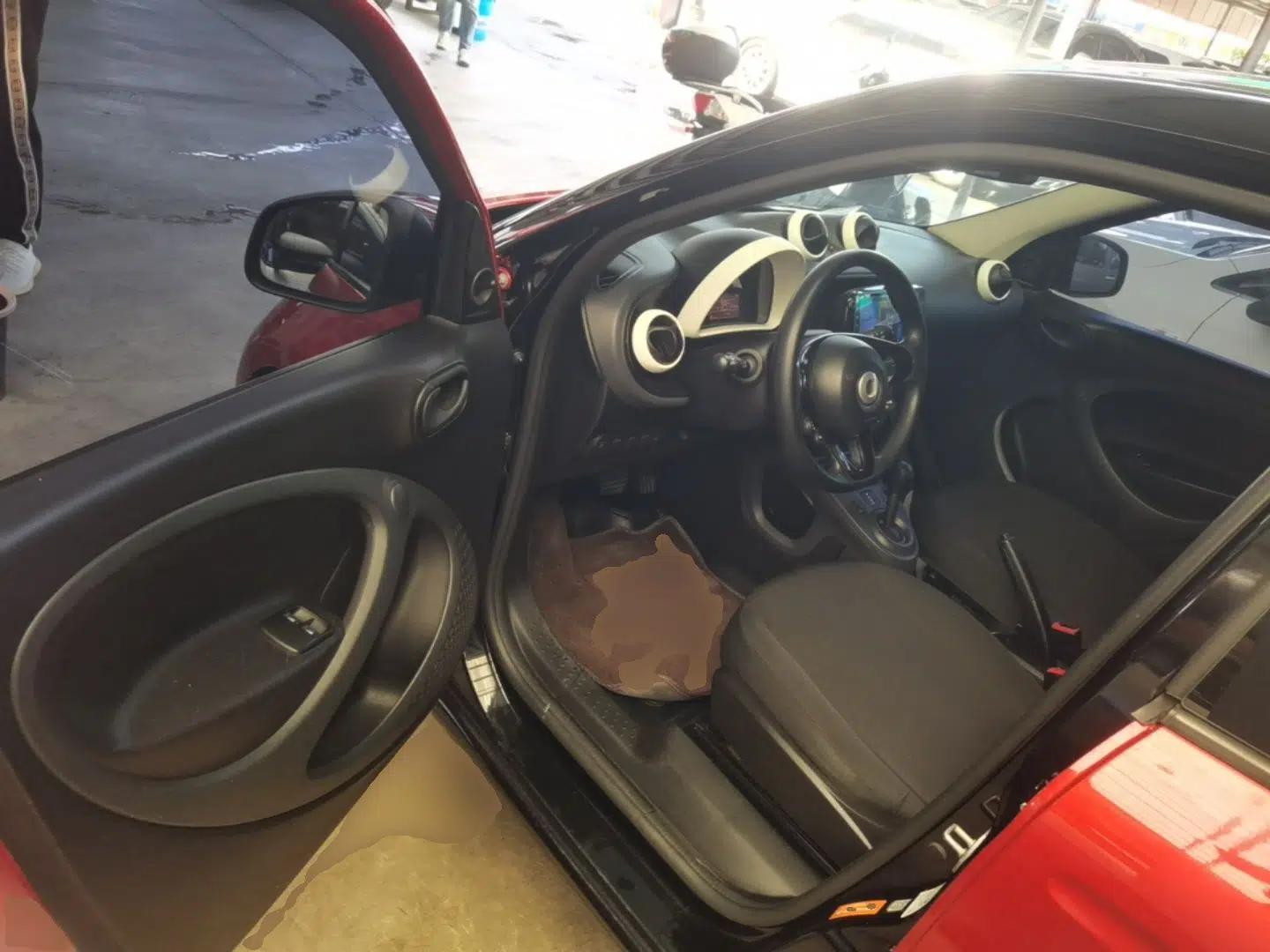 smart forfour 2016 1.0L 52 kW Dynamic Edition — миниатюра 19