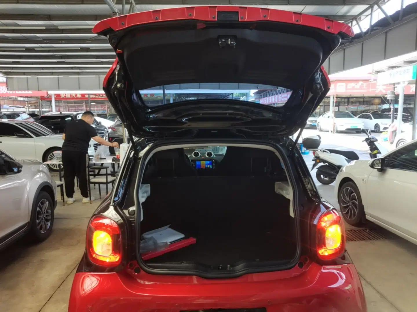 smart forfour 2016 1.0L 52 kW Dynamic Edition — миниатюра 22