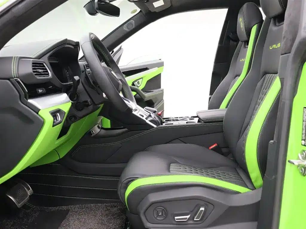 2023 Urus 4.0T V8 S — миниатюра 2