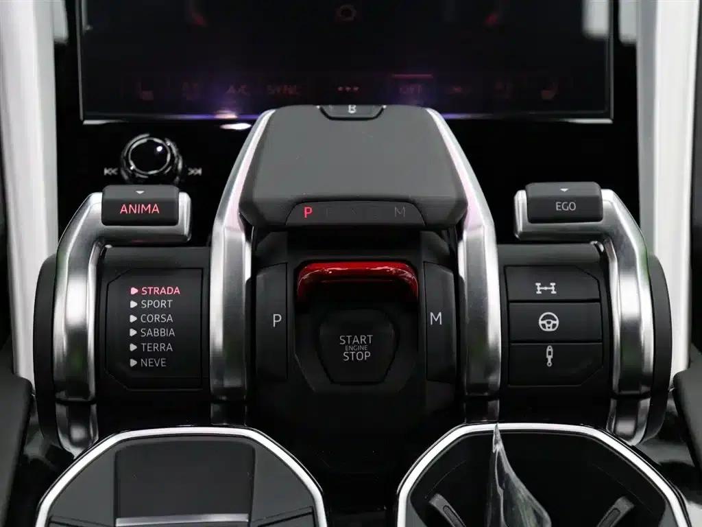 2023 Urus 4.0T V8 S — миниатюра 20