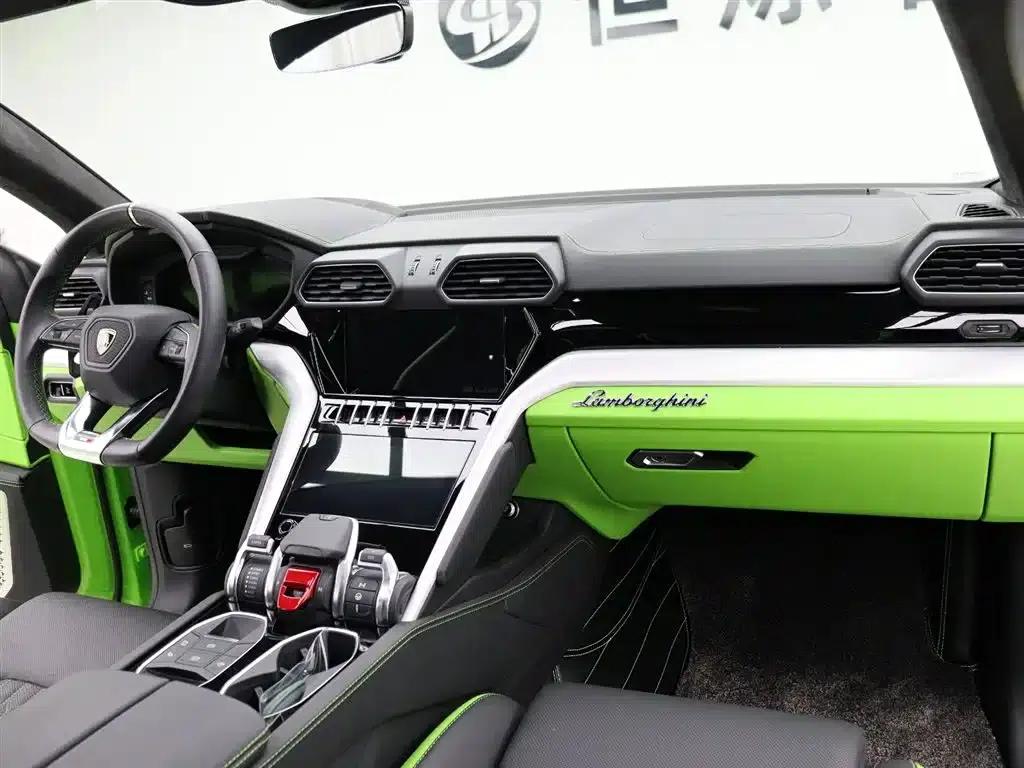2023 Urus 4.0T V8 S — миниатюра 23