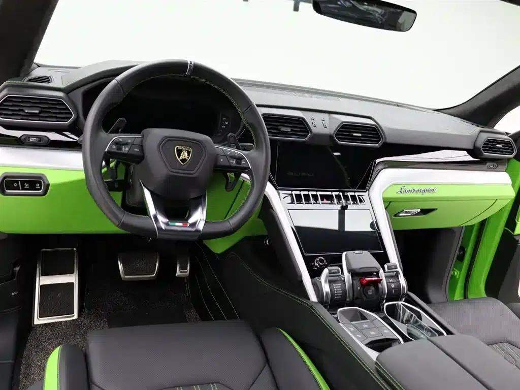 2023 Urus 4.0T V8 S — миниатюра 9