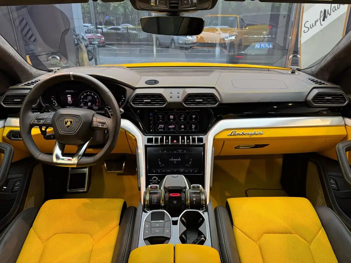 2021 Urus 4.0T V8 — миниатюра 16