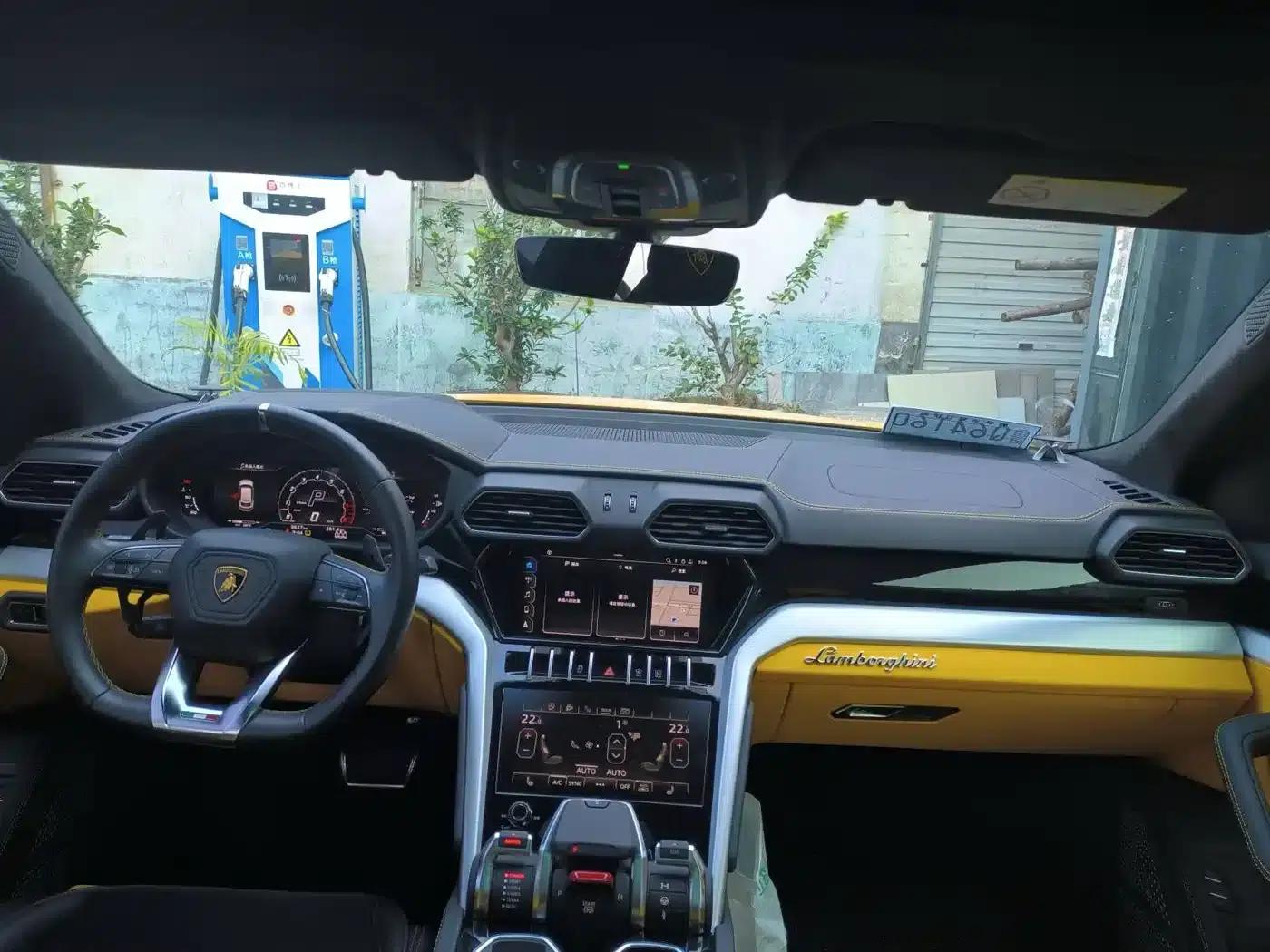 2021 Urus 4.0T V8 — миниатюра 8