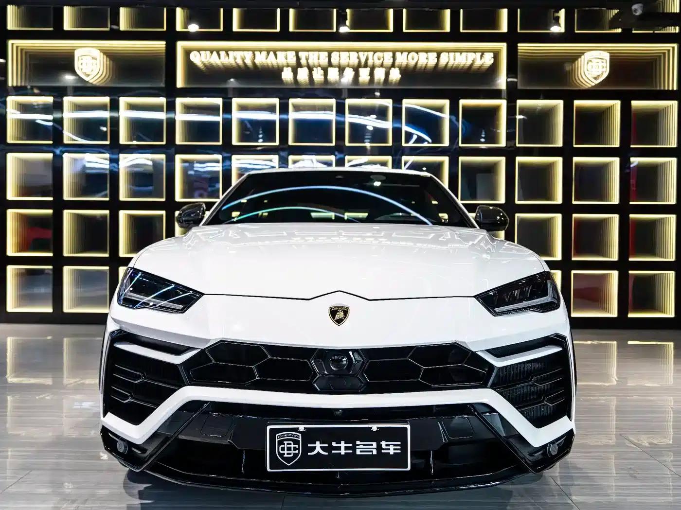 2018 Urus 4.0T V8 — миниатюра 2