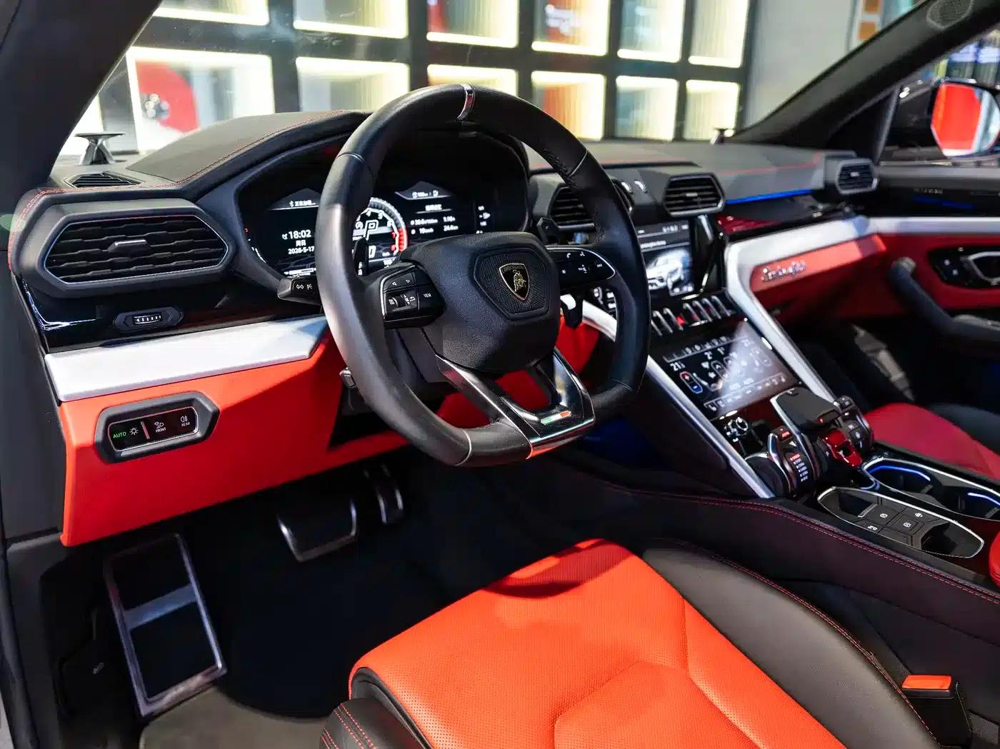 2018 Urus 4.0T V8 — миниатюра 12