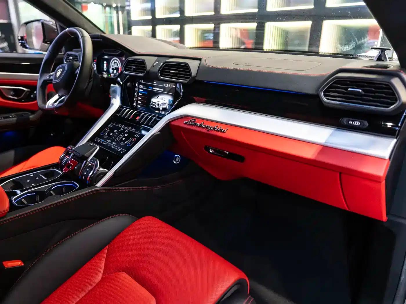 2018 Urus 4.0T V8 — миниатюра 14