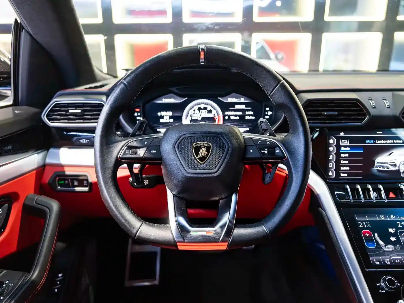 2018 Urus 4.0T V8 — миниатюра 17