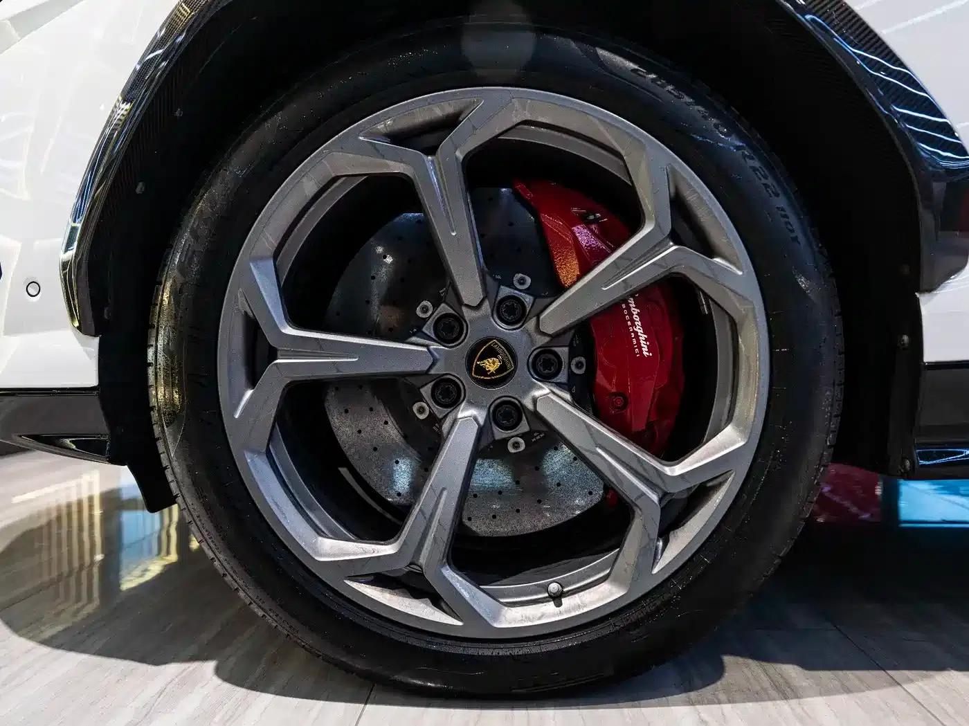 2018 Urus 4.0T V8 — миниатюра 9