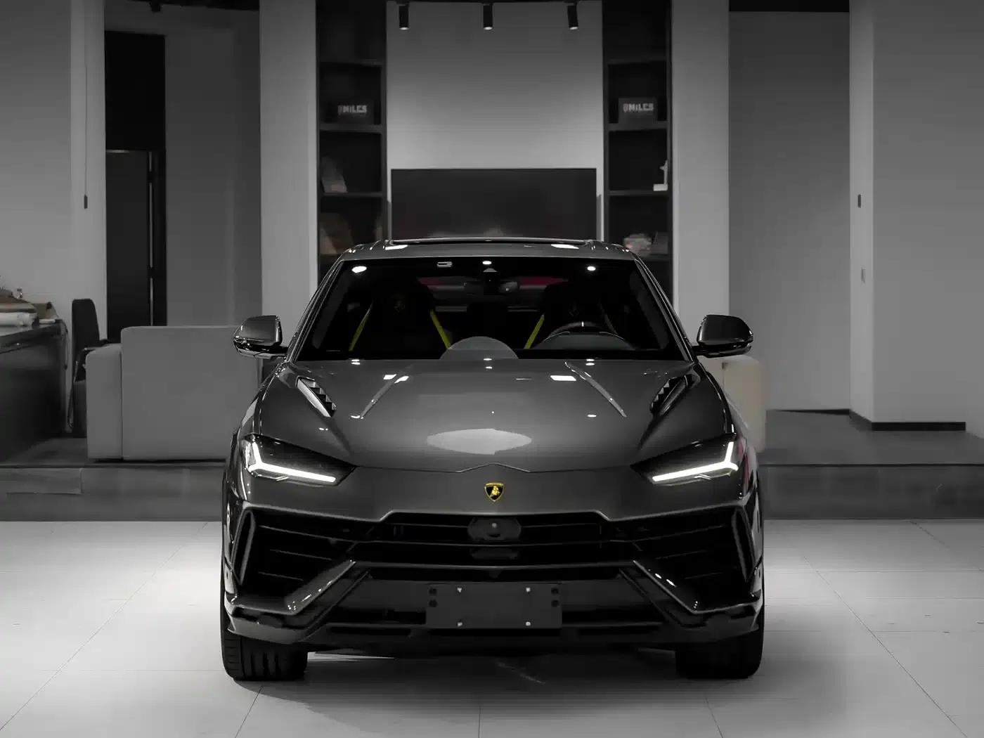 2023 Urus 4.0T V8 S — миниатюра 2