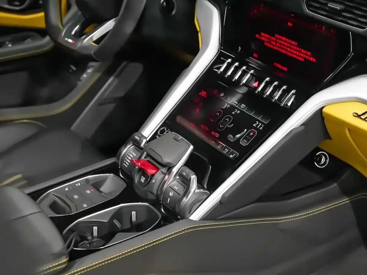 2023 Urus 4.0T V8 S — миниатюра 11