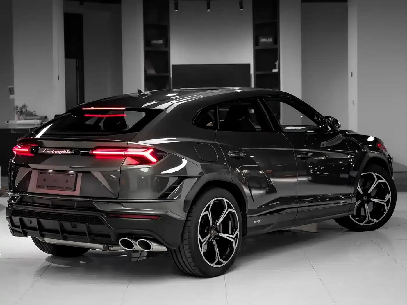 2023 Urus 4.0T V8 S — миниатюра 5