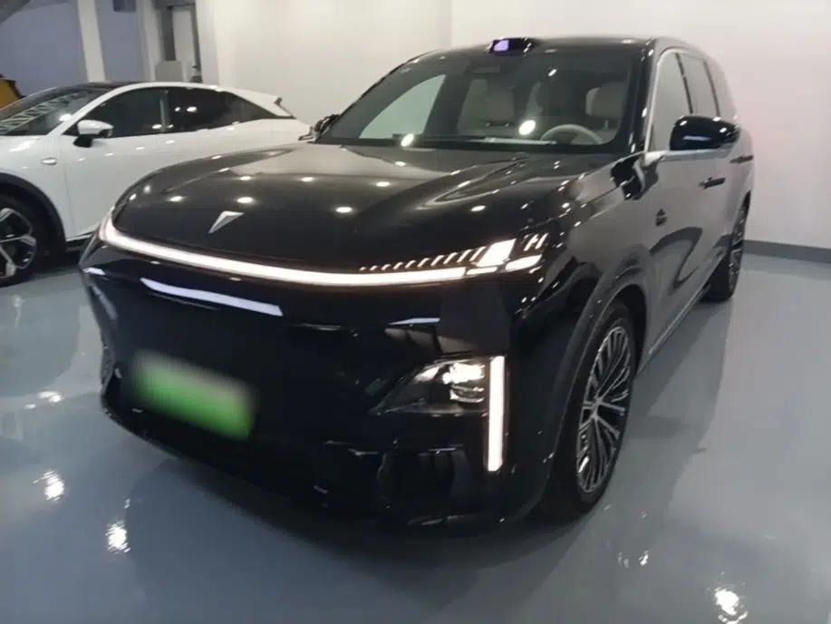 Deepal S09 2025 Four-Wheel Drive Ultra+ Custom Edition — миниатюра 1
