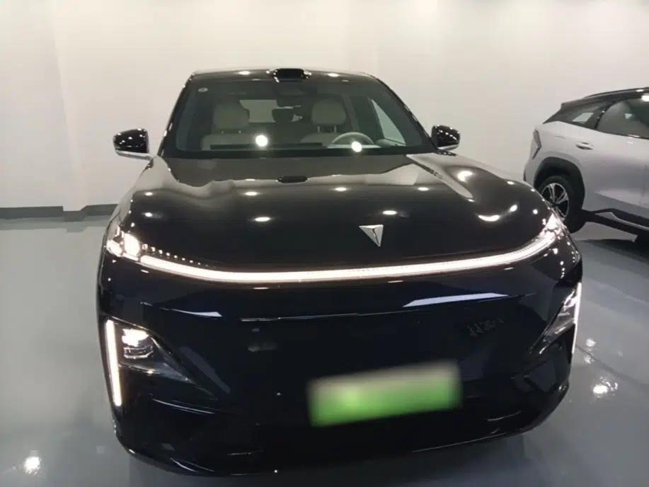 Deepal S09 2025 Four-Wheel Drive Ultra+ Custom Edition — миниатюра 2
