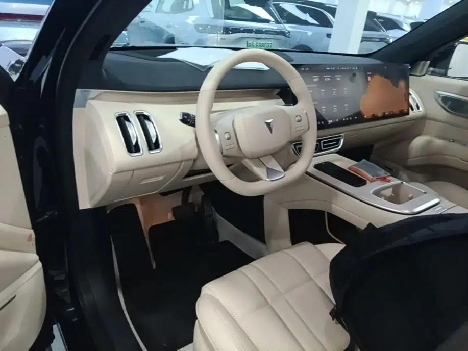 Deepal S09 2025 Four-Wheel Drive Ultra+ Custom Edition — миниатюра 13