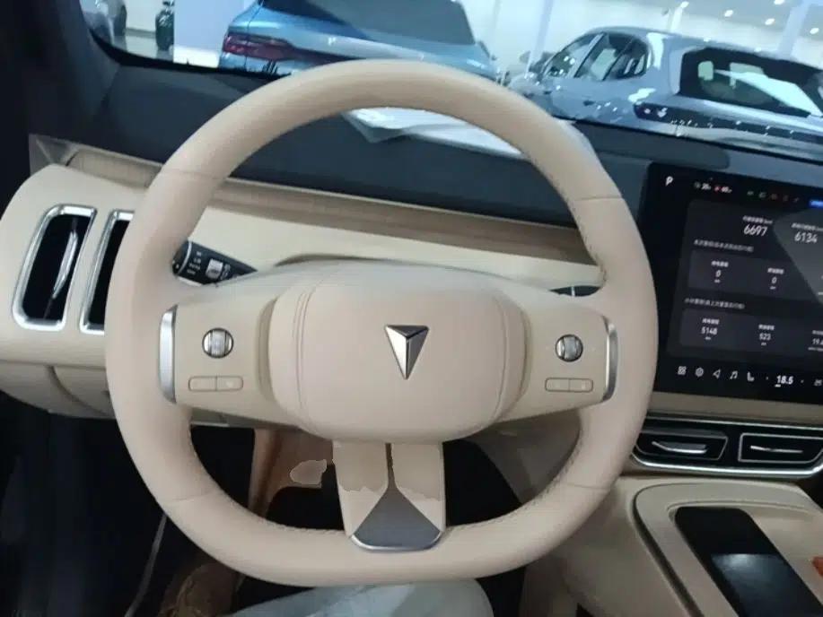 Deepal S09 2025 Four-Wheel Drive Ultra+ Custom Edition — миниатюра 14