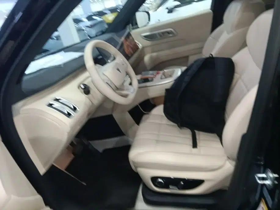 Deepal S09 2025 Four-Wheel Drive Ultra+ Custom Edition — миниатюра 18