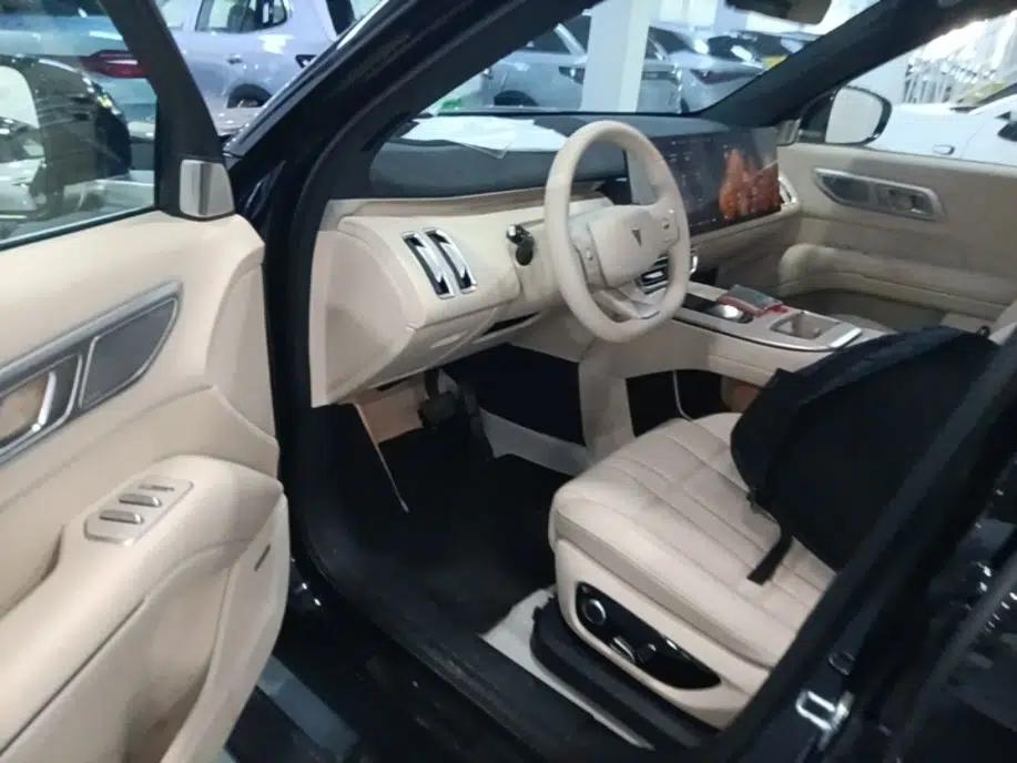 Deepal S09 2025 Four-Wheel Drive Ultra+ Custom Edition — миниатюра 19