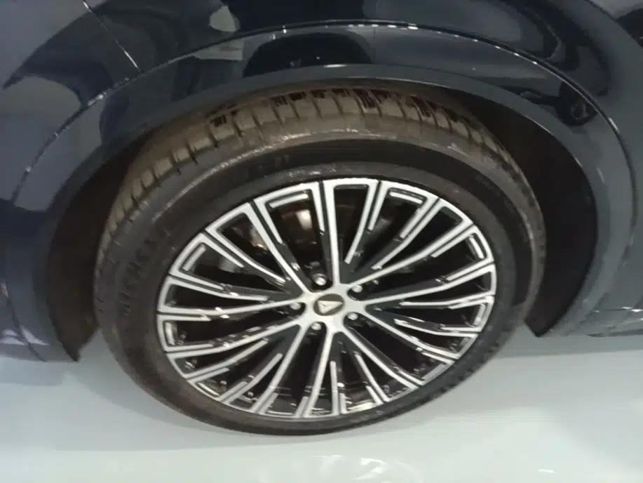 Deepal S09 2025 Four-Wheel Drive Ultra+ Custom Edition — миниатюра 8