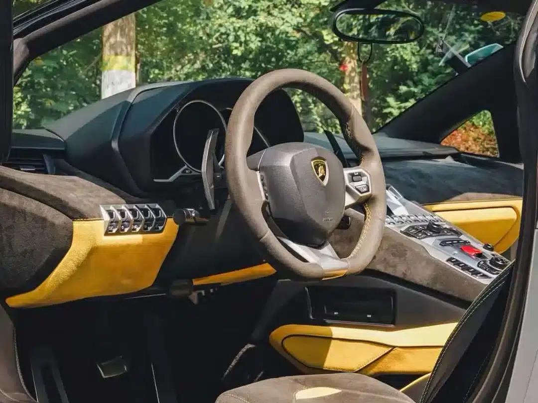 2013 Aventador LP 700-4 Roadster — миниатюра 4