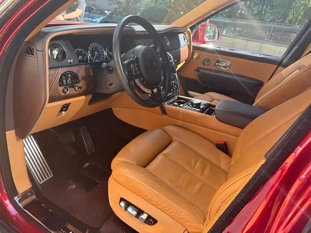 2018 Cullinan, four-seater version — миниатюра 6