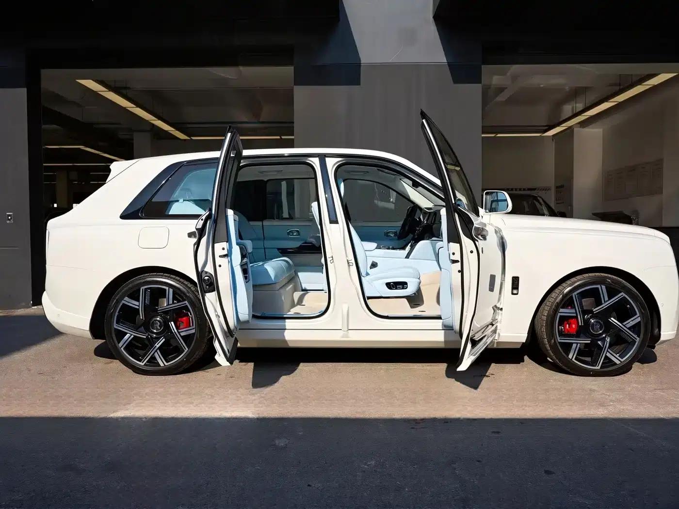 2024 Cullinan Black Badge — миниатюра 2