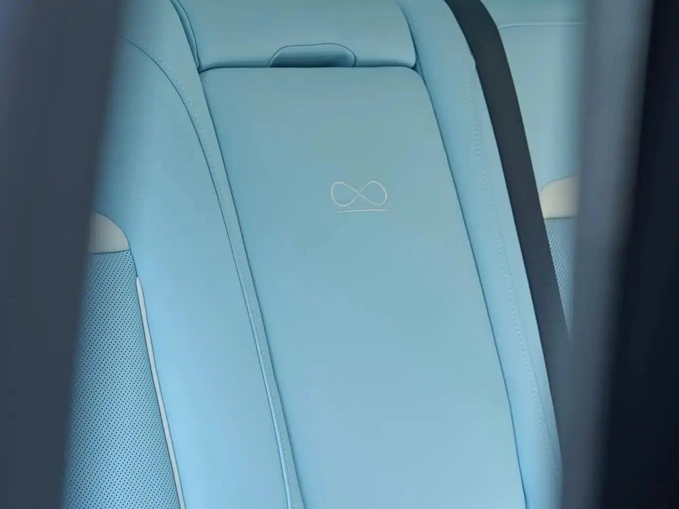 2024 Cullinan Black Badge — миниатюра 17