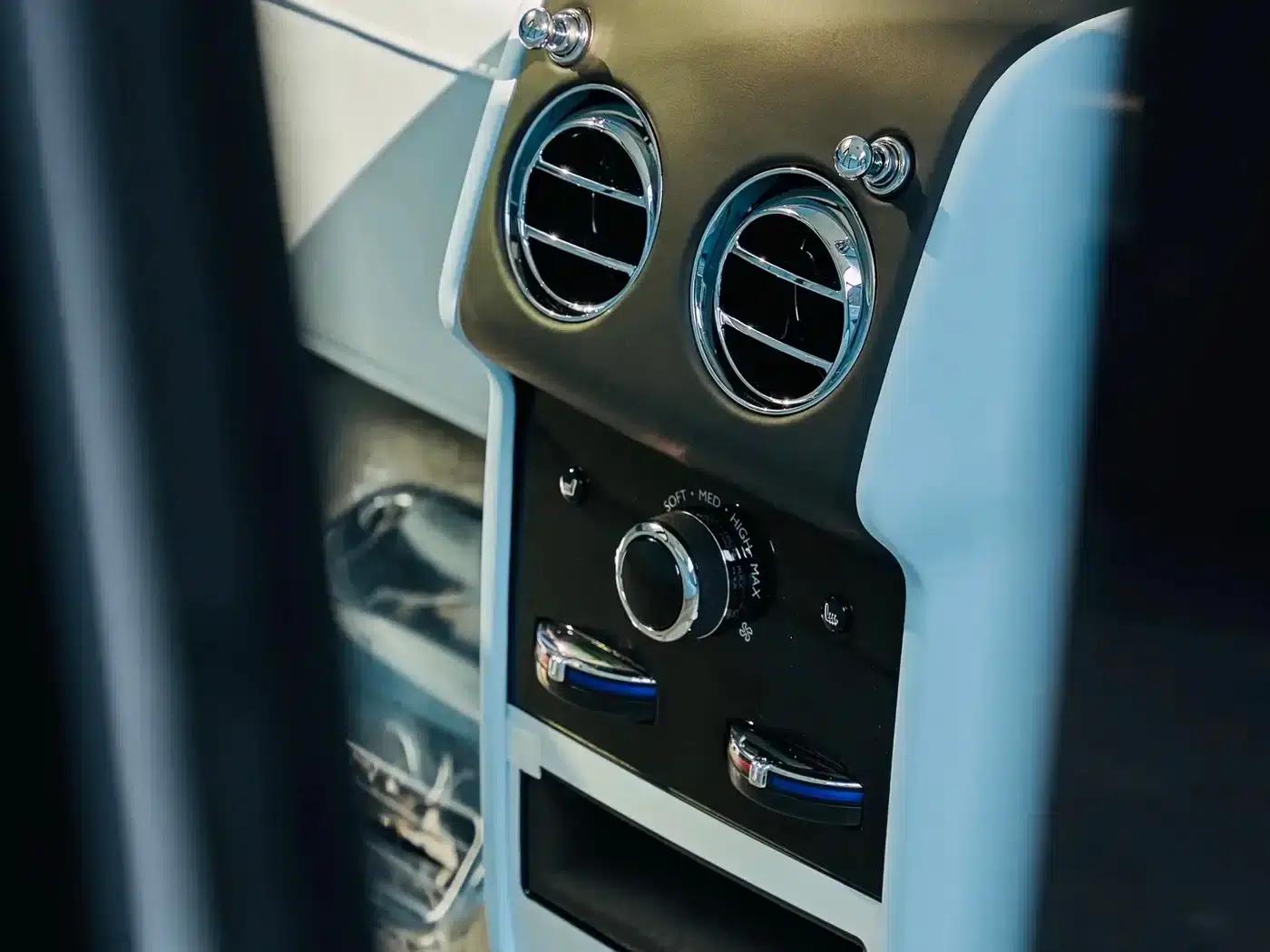 2024 Cullinan Black Badge — миниатюра 20