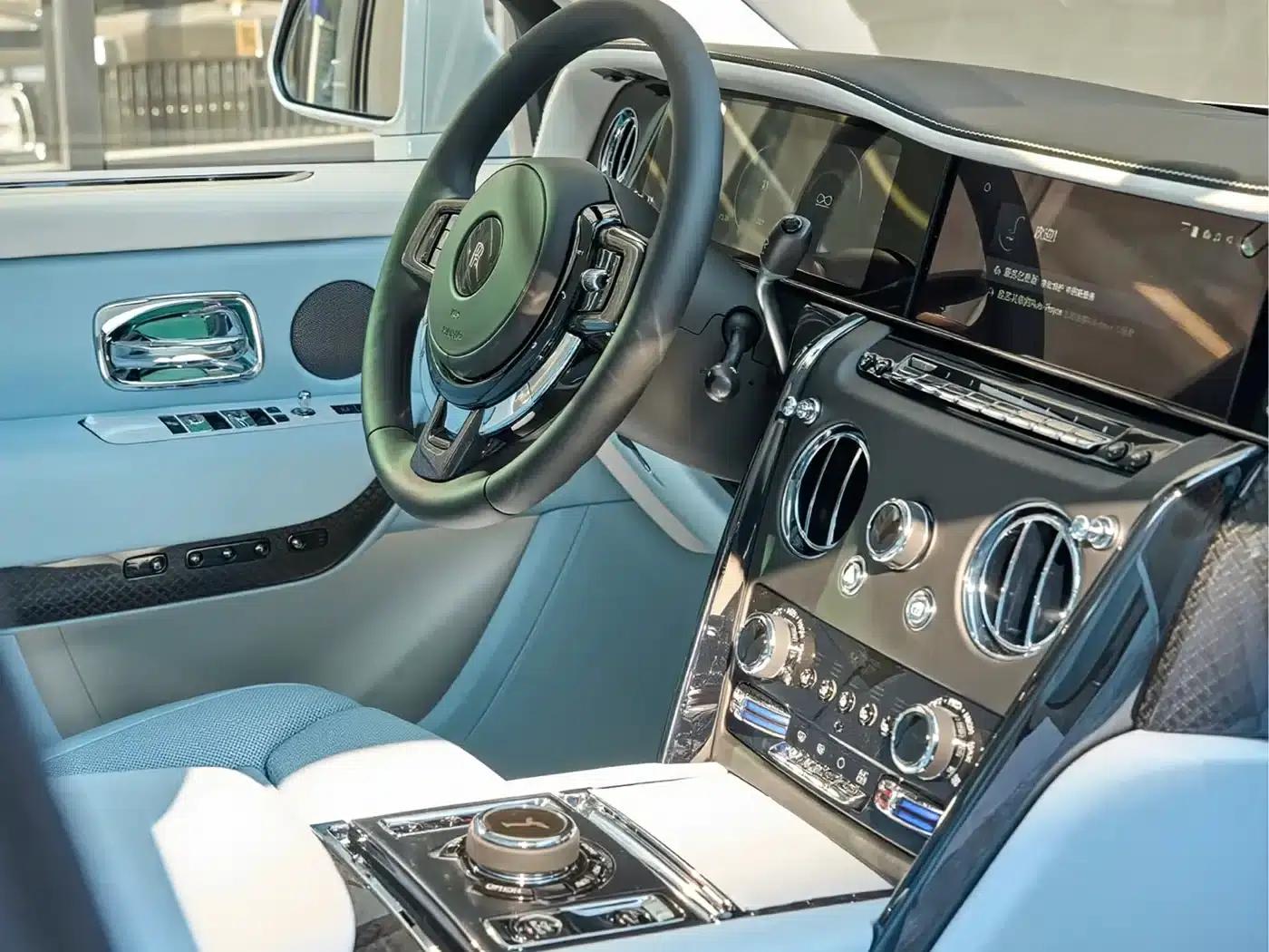 2024 Cullinan Black Badge — миниатюра 6