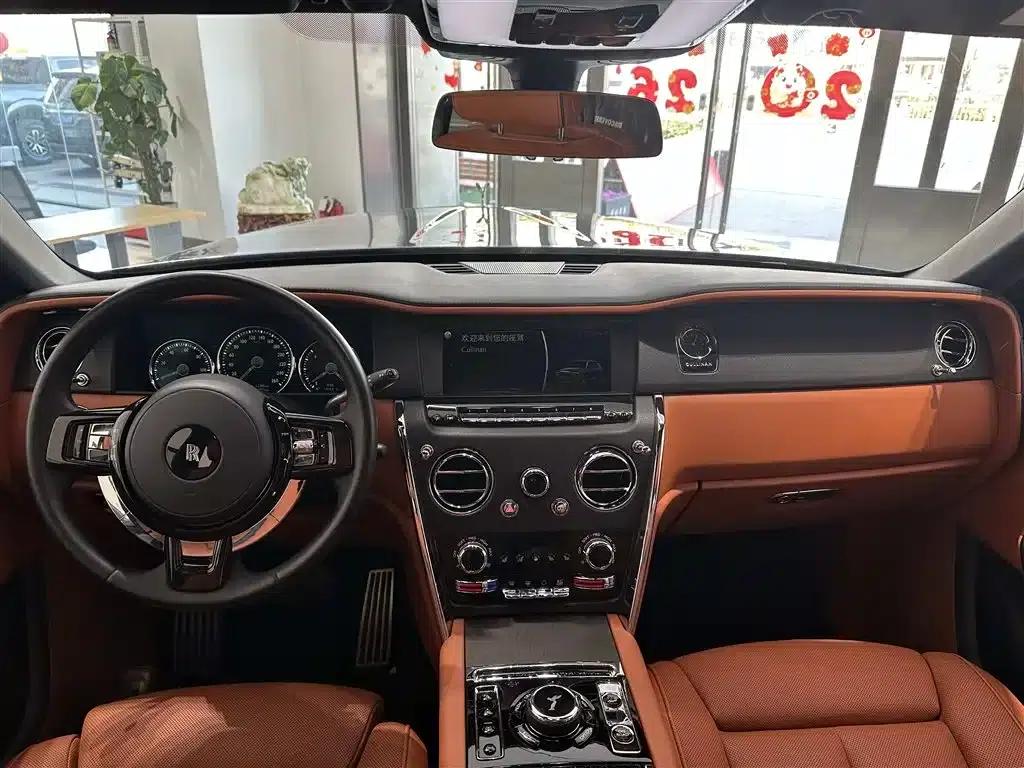 2018 Cullinan, four-seater version — миниатюра 14