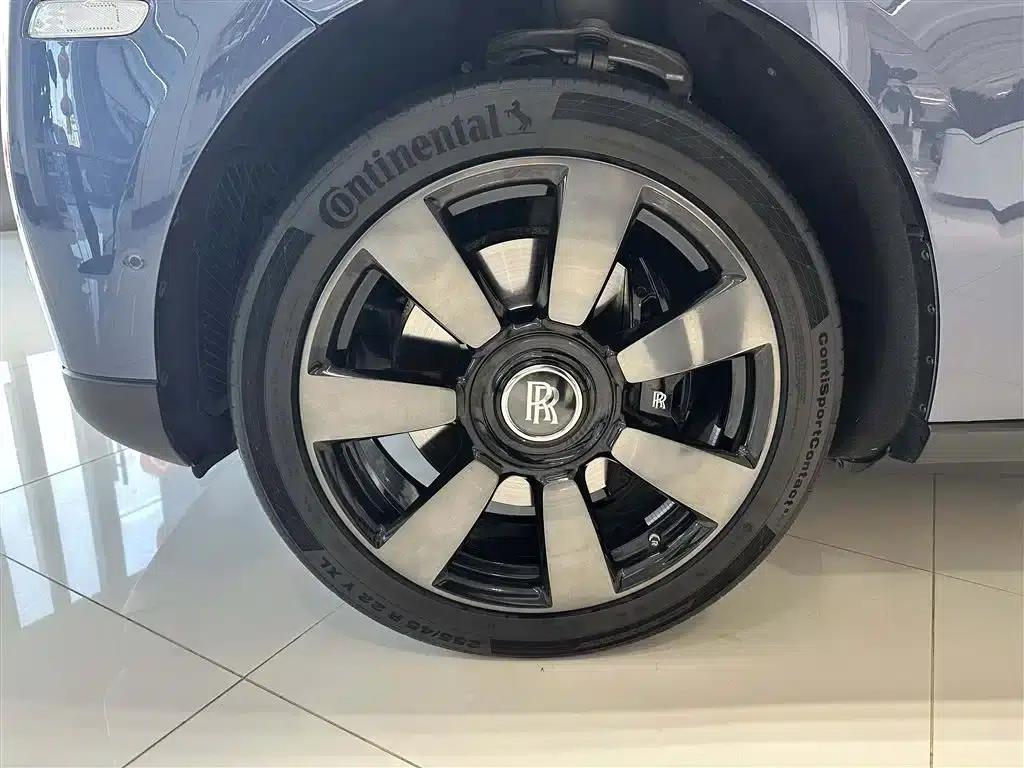 2018 Cullinan, four-seater version — миниатюра 5