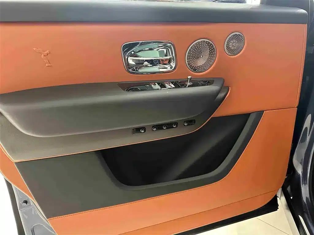 2018 Cullinan, four-seater version — миниатюра 9