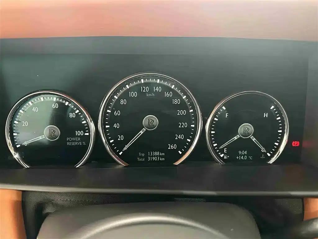 2018 Cullinan, four-seater version — миниатюра 10
