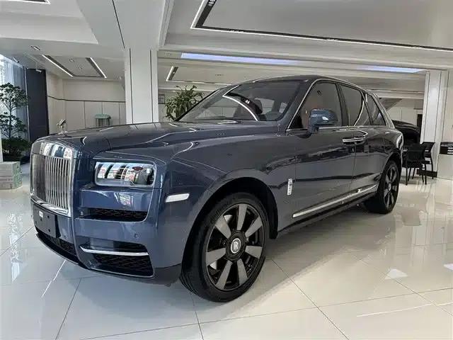 2018 Cullinan, four-seater version