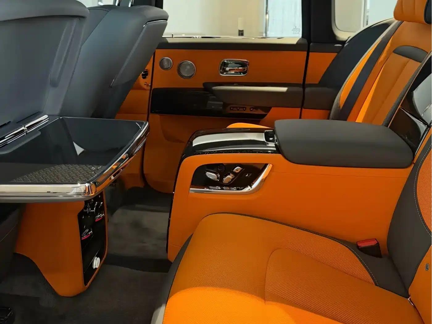 2024 Cullinan Black Badge — миниатюра 9