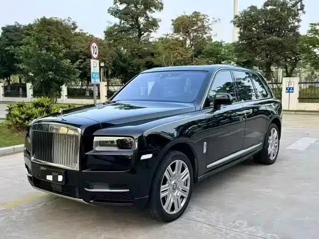 2018 Cullinan, four-seater version