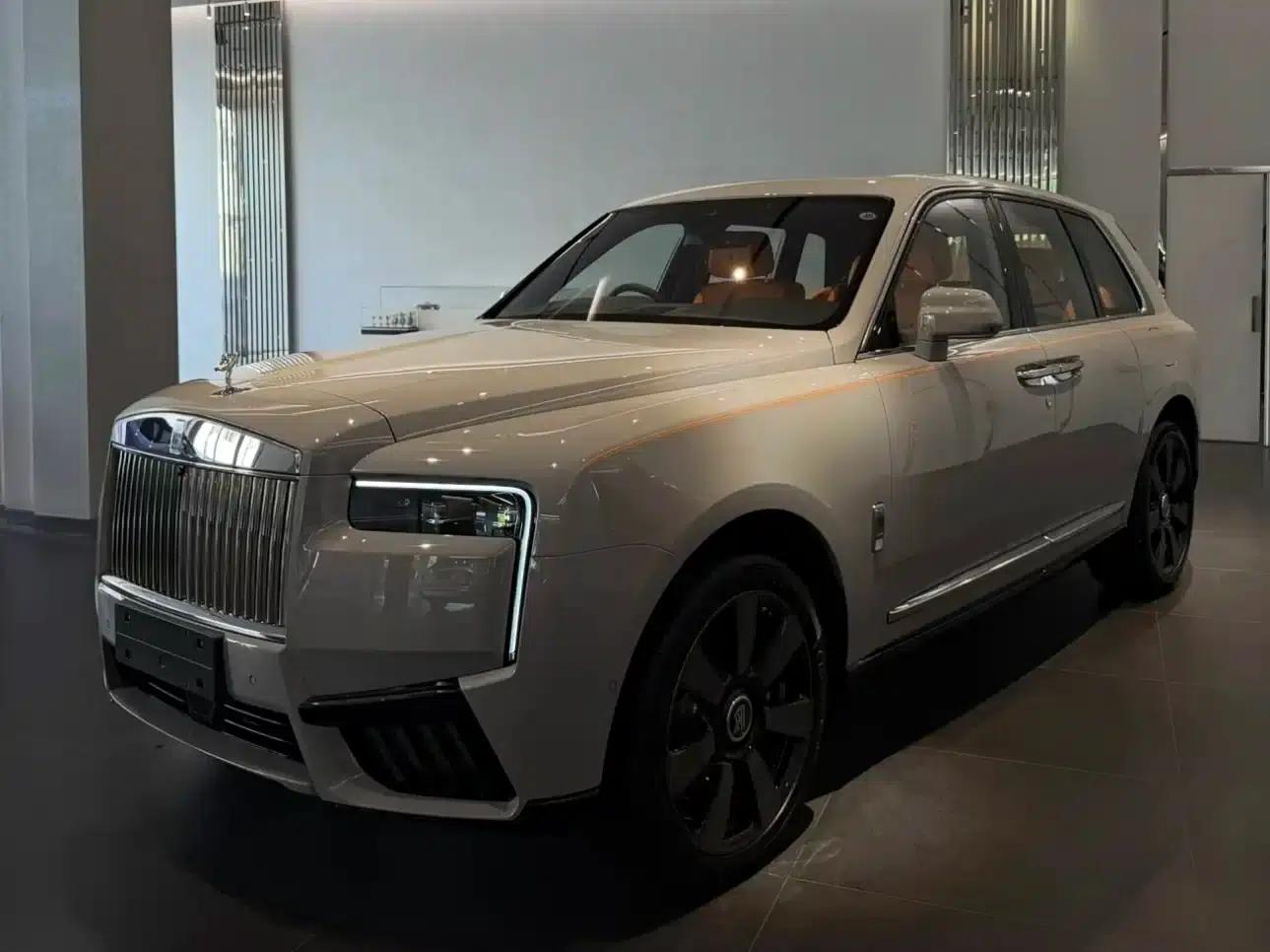 2024 Cullinan, four-seater version — миниатюра 1