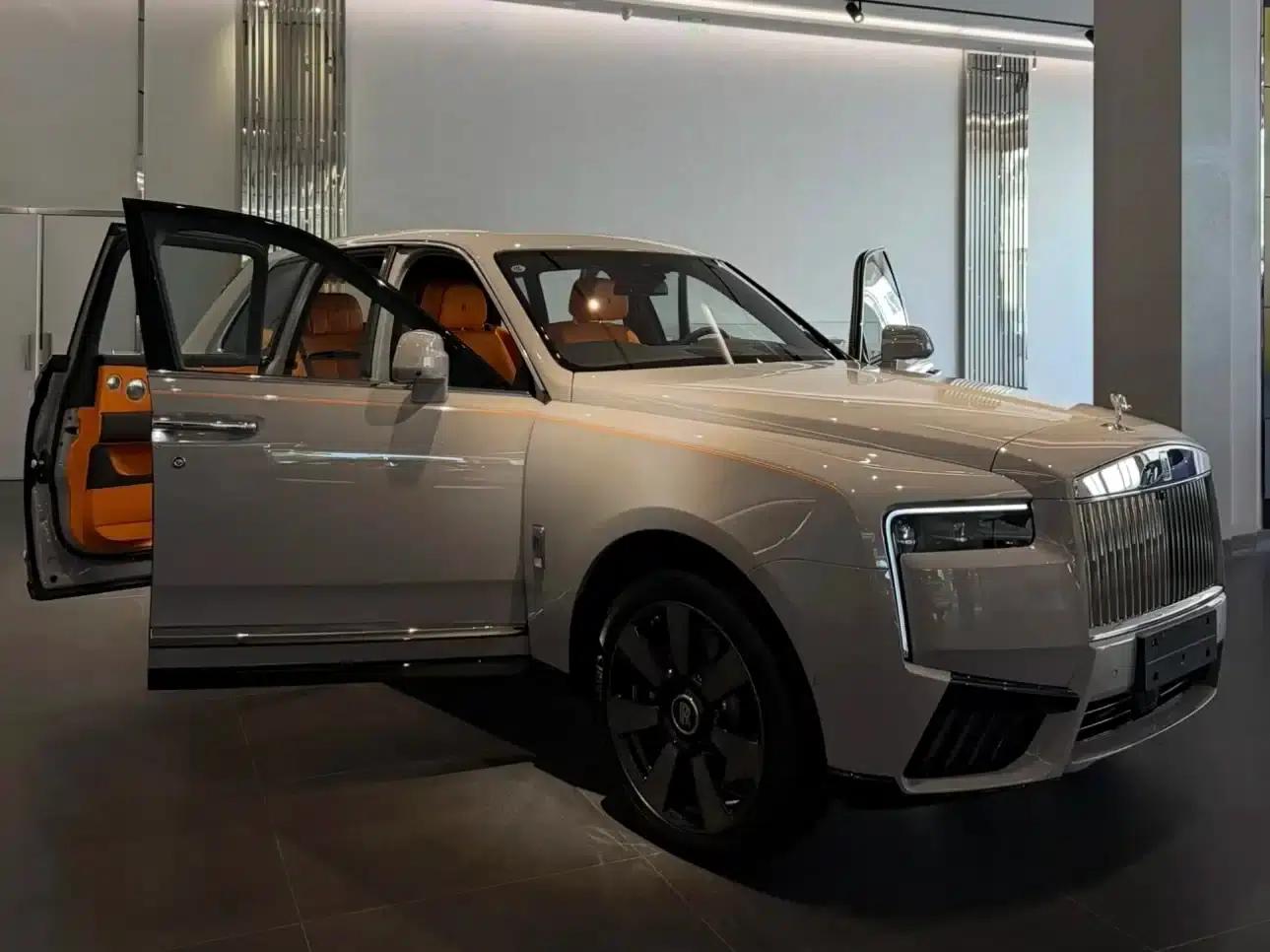 2024 Cullinan, four-seater version — миниатюра 2