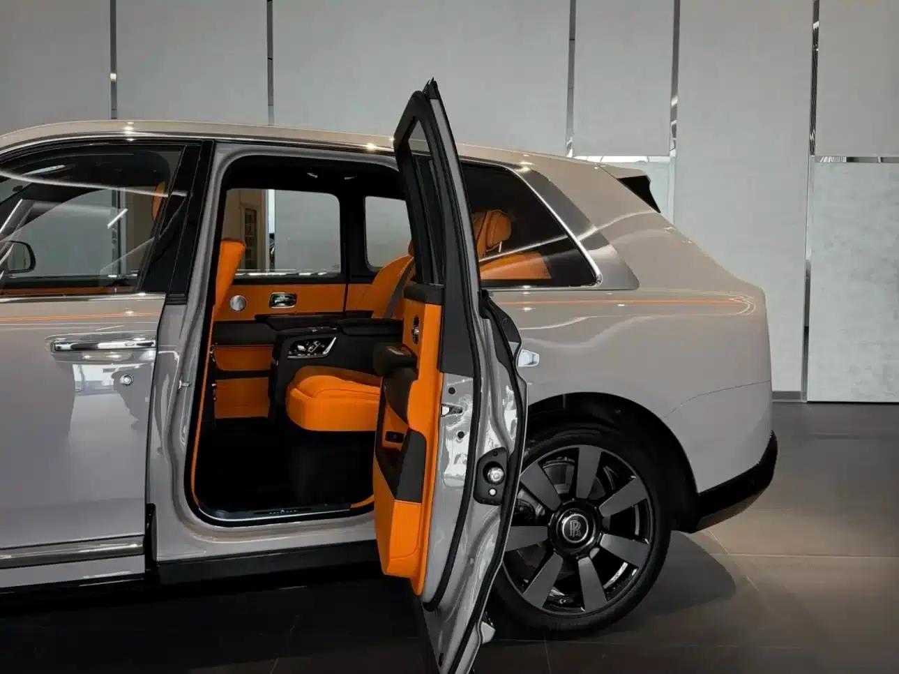2024 Cullinan, four-seater version — миниатюра 4
