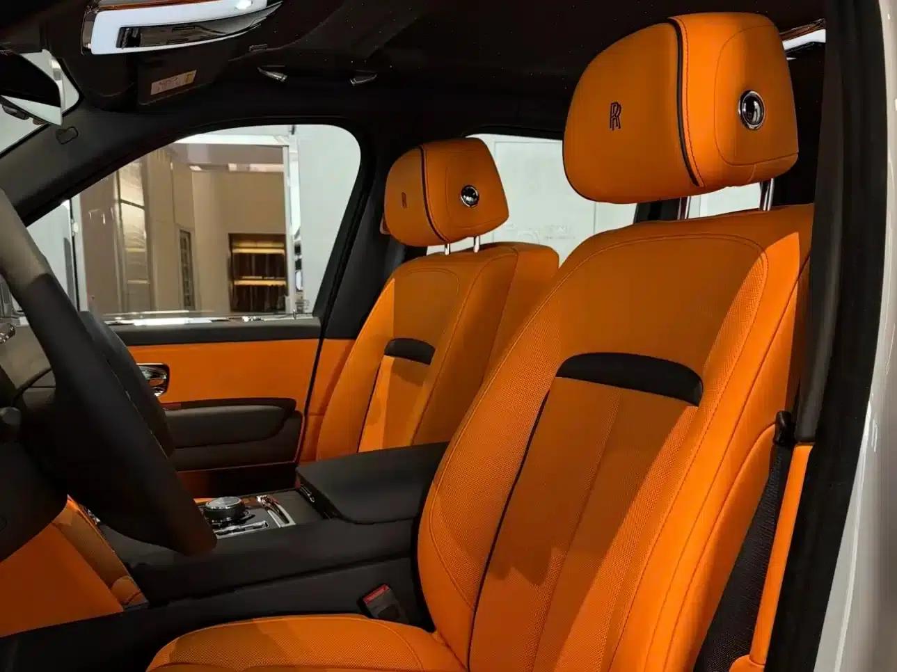 2024 Cullinan, four-seater version — миниатюра 6