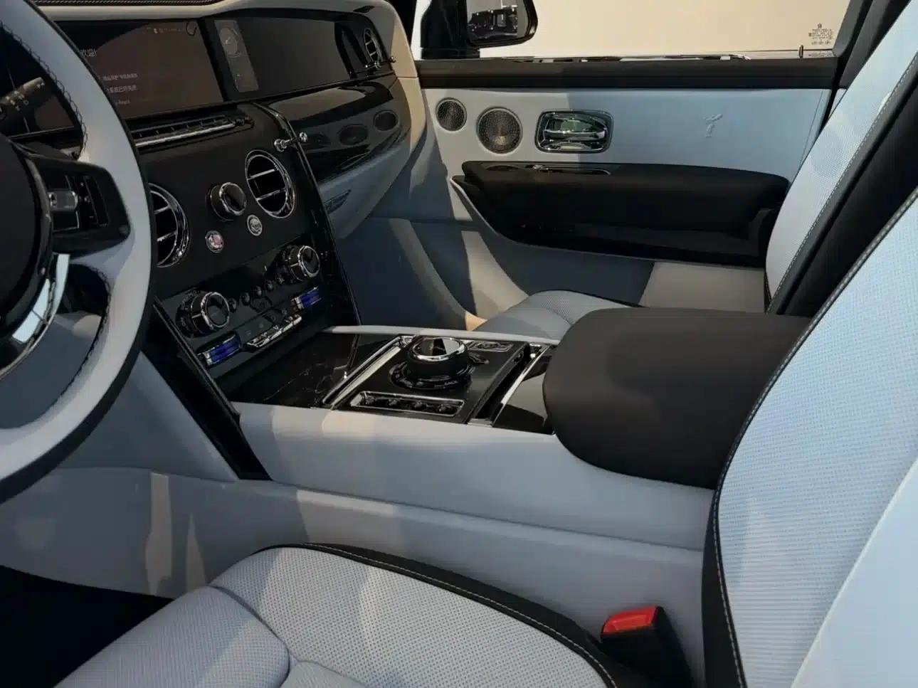 2024 Cullinan Black Badge — миниатюра 14