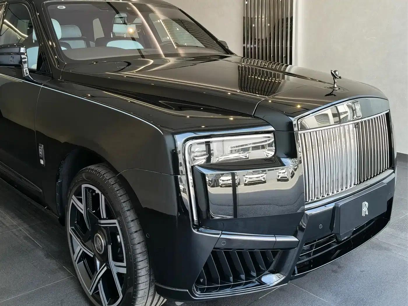 2024 Cullinan Black Badge — миниатюра 5